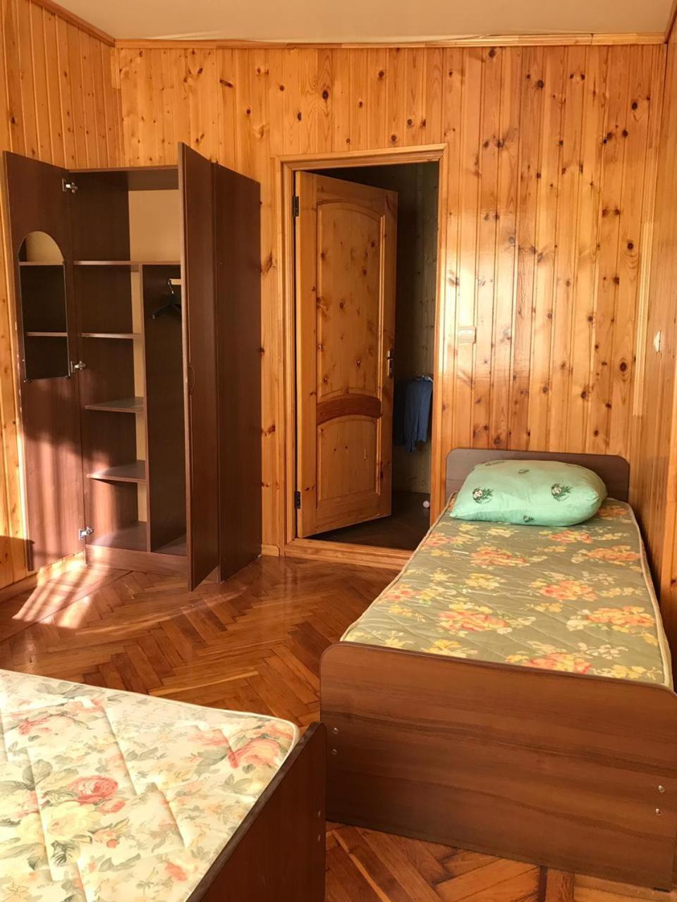 Hotel Гостевой Дом С Садом Gagry Zewnętrze zdjęcie