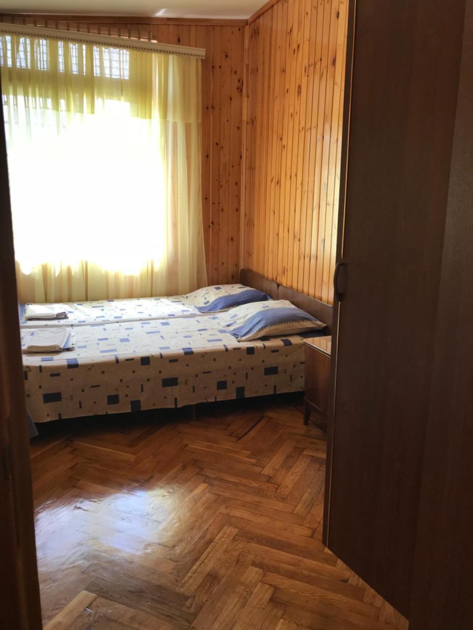 Hotel Гостевой Дом С Садом Gagry Zewnętrze zdjęcie